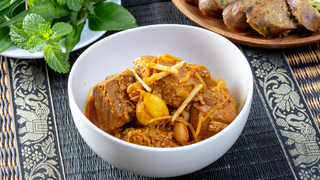 Kaeng Hung Lay (Shan Pork Belly Curry) 