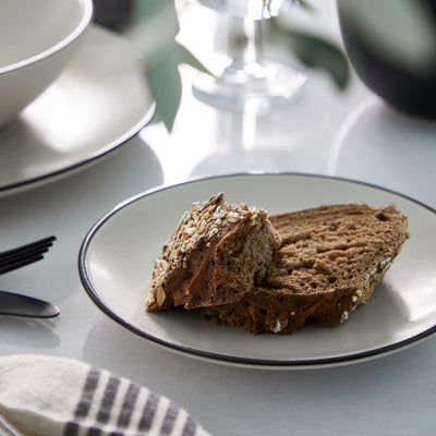 Augusta Bread Plate, Black - Lacuisinebozeman