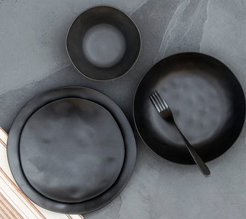 Planta Matte Black Dinner Plate - Lacuisinebozeman